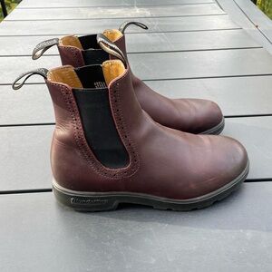 Blundstone Boots, high top, Shiraz, size 10.